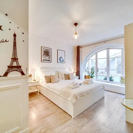 Stunning Historical Parisian Flat - Louvre Area