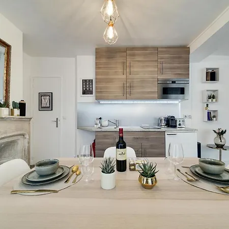 Stunning Historical Parisian Flat - Louvre Area *