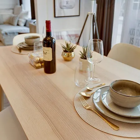 Stunning Historical Parisian Flat - Louvre Area شقة باريس