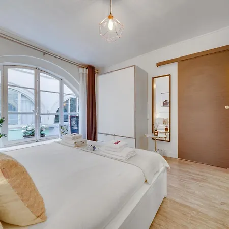 شقة Stunning Historical Parisian Flat - Louvre Area