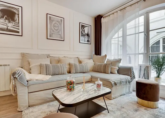 Stunning Historical Parisian Flat - Louvre Area *