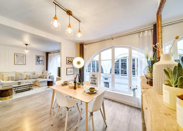 Stunning Historical Parisian Flat - Louvre Area *