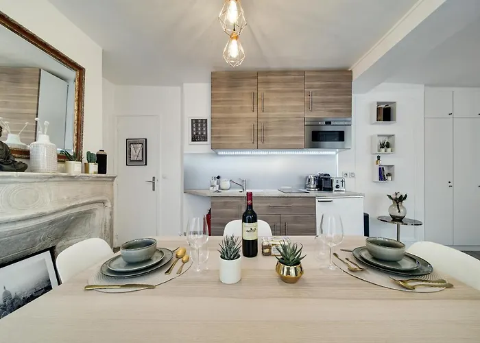 Stunning Historical Parisian Flat - Louvre Area *