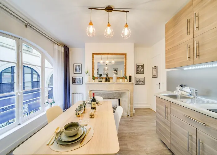 Διαμέρισμα Stunning Historical Parisian Flat - Louvre Area
