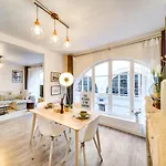 Stunning Historical Parisian Flat - Louvre Area *