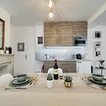 Stunning Historical Parisian Flat - Louvre Area *